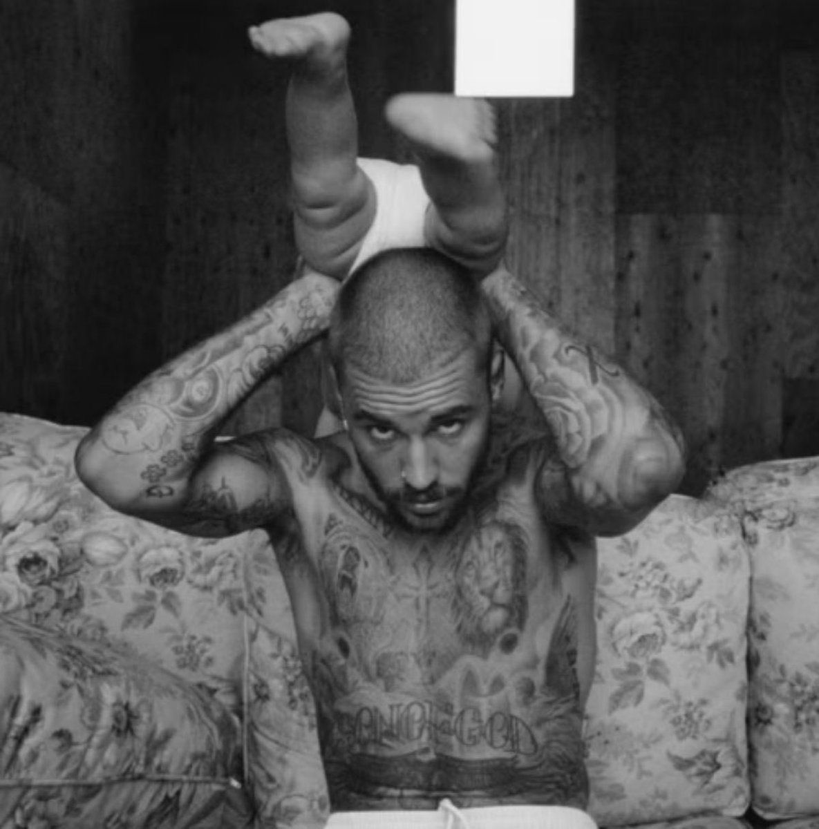 justindrewfiles's tweet image. .@AppleMusic names ‘YUKON’ the 4th best R&amp;amp;B song of 2025!