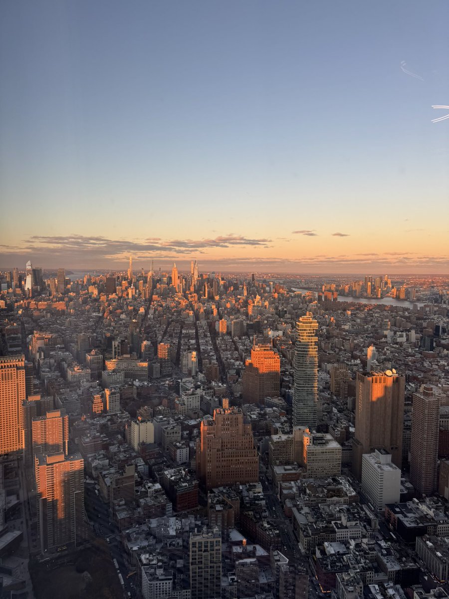 ritakozlov_'s tweet image. cloudflare nyc office golden hour is simply unmatched