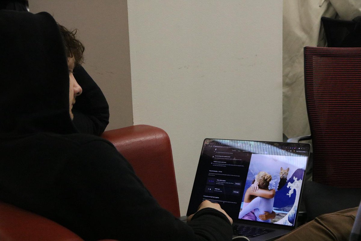 Some behind the scenes from the biggest XR hackathon on the west coast 

 #icxr #immersethebay