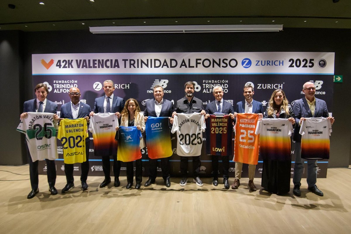 Un año más, el #LevanteUD con <a href="/maratonvalencia/">Maratón Valencia</a> 💙❤️ junto al resto de clubes de la Comunitat.