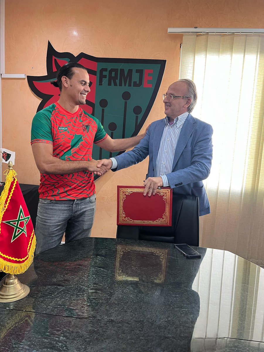 جواد الزايري يوقع عقده كمدير للمنتخب الوطني المغربي في لعبة eFootball Console