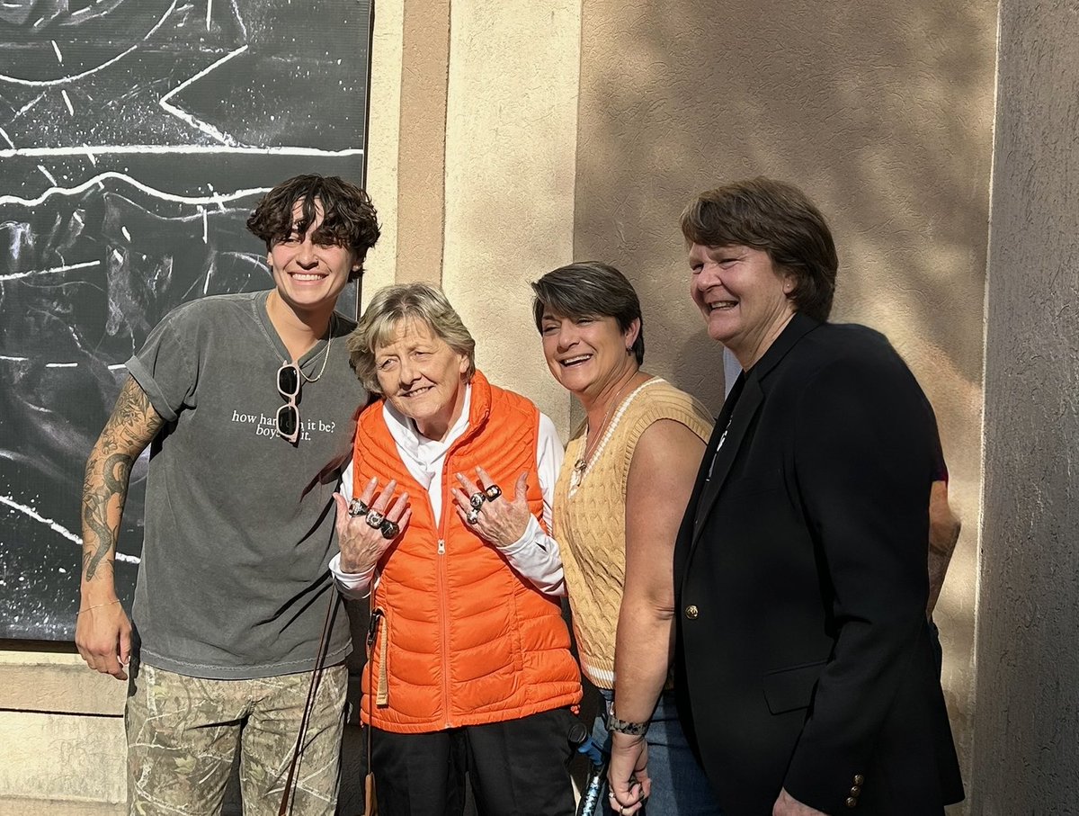 EPEDtogether's tweet image. Best part of Hall of Fame weekend….. seeing the players and their families at Francars. So much laughter, hugs, and memories.  A lot of love in the room.  Family for life!