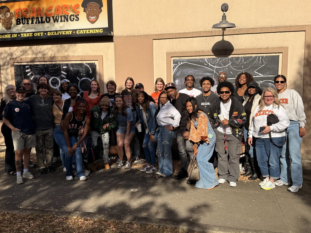 EPEDtogether's tweet image. Best part of Hall of Fame weekend….. seeing the players and their families at Francars. So much laughter, hugs, and memories.  A lot of love in the room.  Family for life!