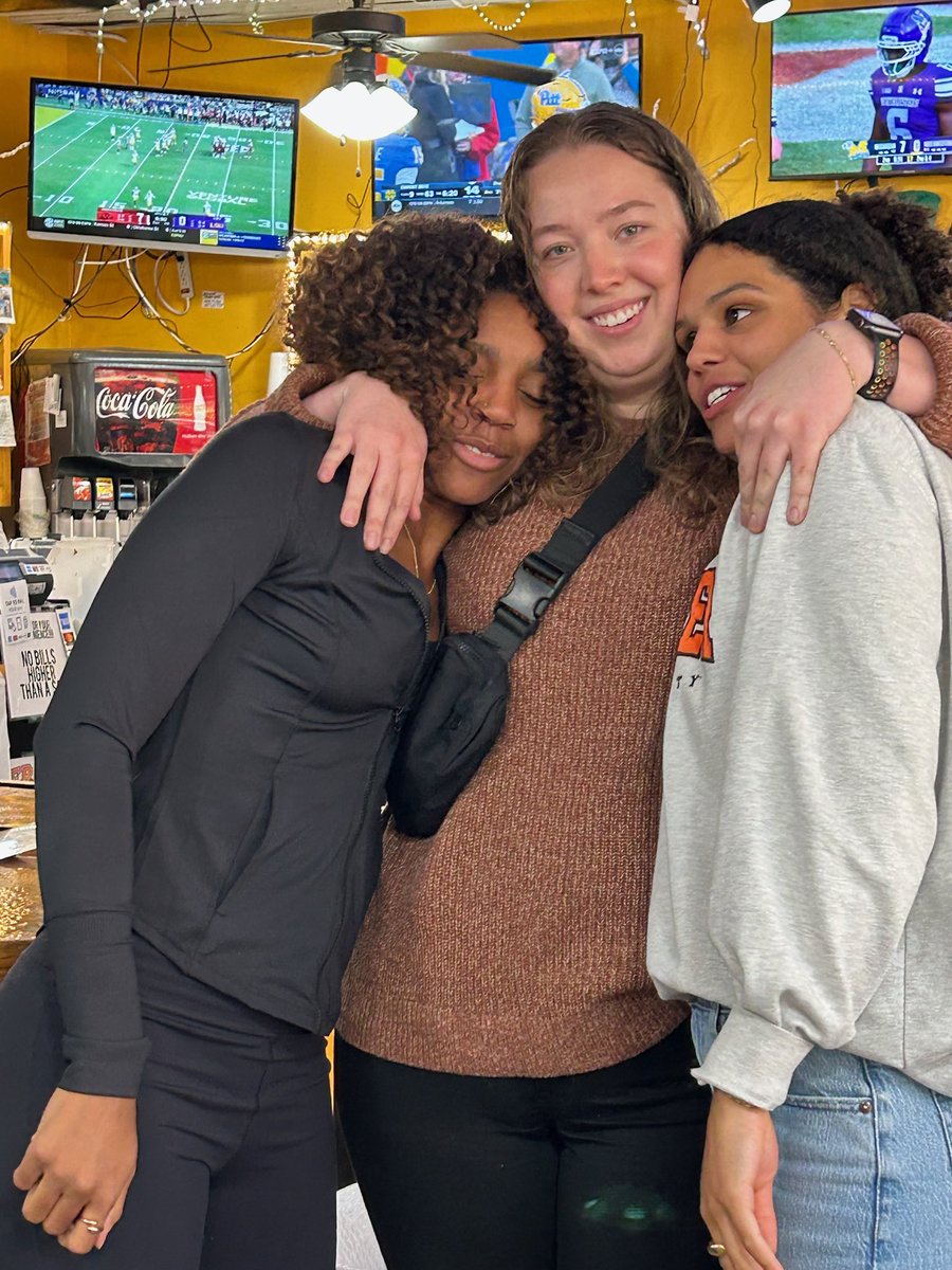 EPEDtogether's tweet image. Best part of Hall of Fame weekend….. seeing the players and their families at Francars. So much laughter, hugs, and memories.  A lot of love in the room.  Family for life!