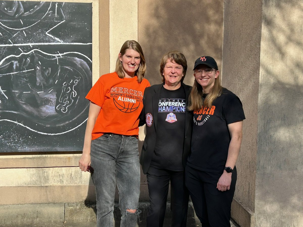 EPEDtogether's tweet image. Best part of Hall of Fame weekend….. seeing the players and their families at Francars. So much laughter, hugs, and memories.  A lot of love in the room.  Family for life!