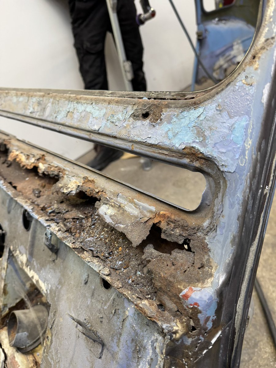 Bleizou__'s tweet photo. La petite restauration de 2cv en cours https://t.co/SIOTpF101g