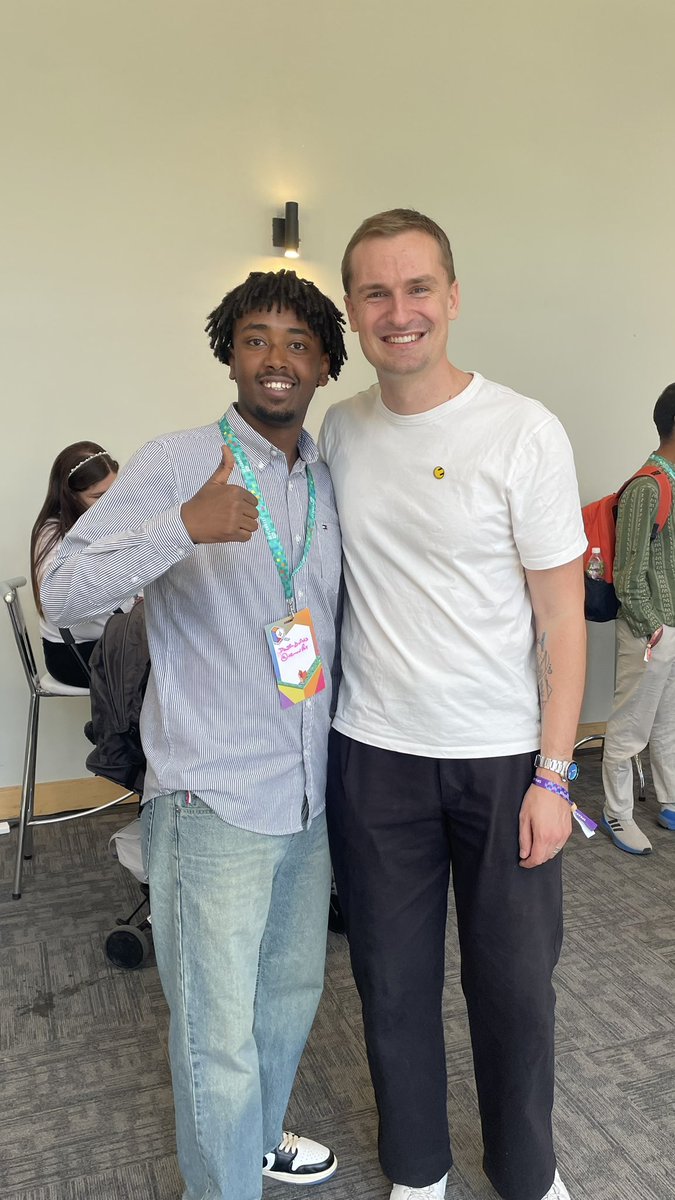 dagimbuilds's tweet image. Connected with @jessepollak 💙, happy to @buildonbase