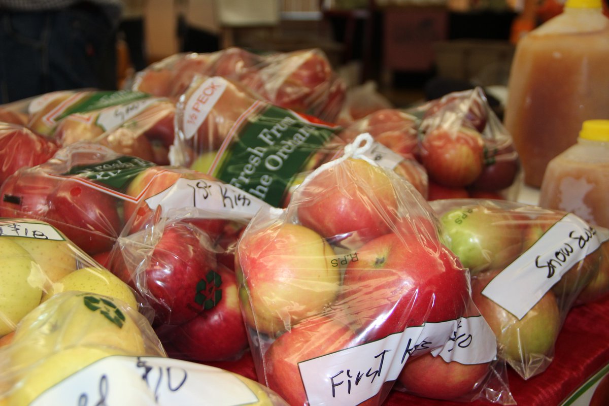 ThriftyMn's tweet photo. Shop Local! Your Winter Guide to Minnesota Indoor Farmers Markets https://t.co/Zcn8oWxGjg https://t.co/ojGvX16NdX