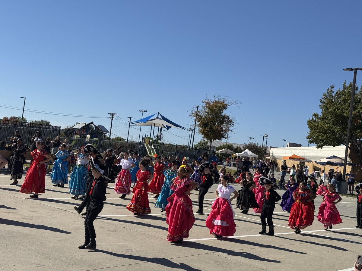GCISD's tweet image. @TimberlineNews&apos;s “Taste of Timberline” on Saturday, November 15, was another huge success. Families and community members enjoyed international food, fun &amp;amp; student performances. Mascots Toby the Tiger and Tracey the Tiger also attended. What a special annual event!