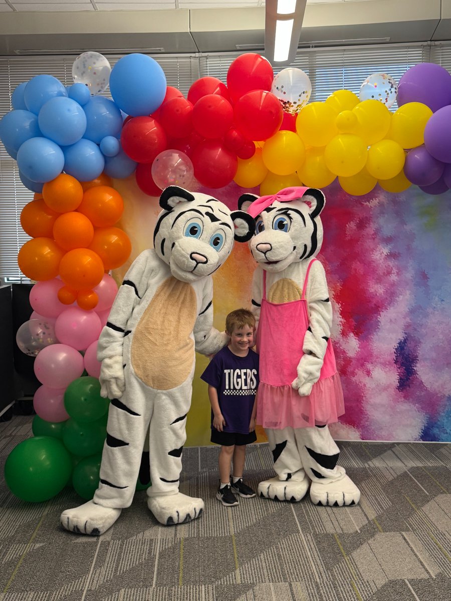 GCISD's tweet image. @TimberlineNews&apos;s “Taste of Timberline” on Saturday, November 15, was another huge success. Families and community members enjoyed international food, fun &amp;amp; student performances. Mascots Toby the Tiger and Tracey the Tiger also attended. What a special annual event!