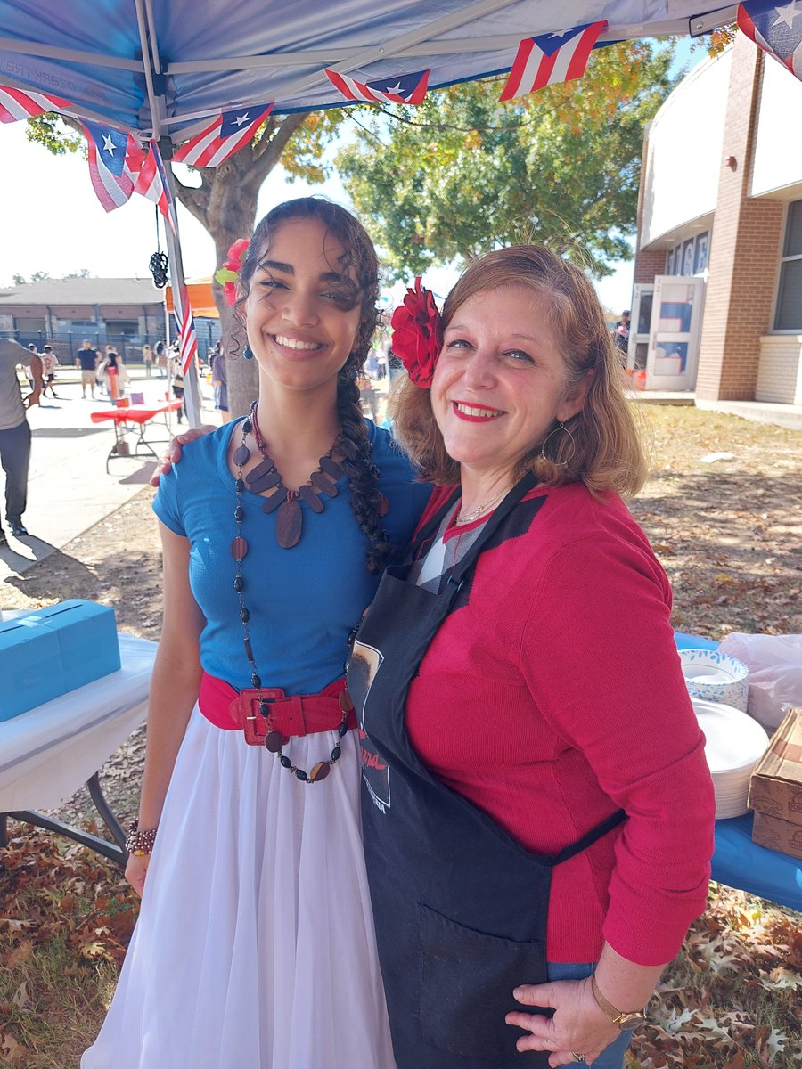 GCISD's tweet image. @TimberlineNews&apos;s “Taste of Timberline” on Saturday, November 15, was another huge success. Families and community members enjoyed international food, fun &amp;amp; student performances. Mascots Toby the Tiger and Tracey the Tiger also attended. What a special annual event!