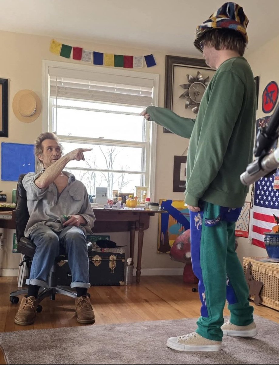 aaronleetasjan1's tweet image. Making music with you was the best thing. You were always so happy making up songs and recording albums. Sparkling. The days were always long but they always felt like they could have been longer and no one wanted the day to end.