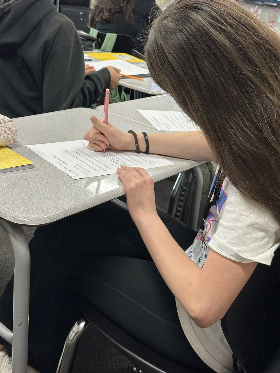 Hannah Russell tweet media