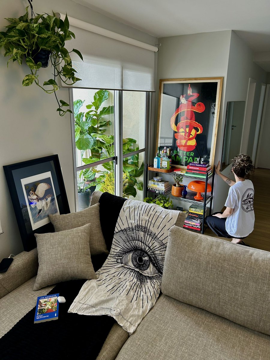 skeptical__x's tweet image. o esquema é se mudar com a esposa o quanto antes