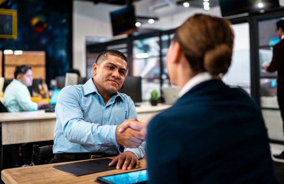 INSPYRSolution's tweet image. Our guide walks through the most common types of IT interview questions (technical, behavioral, and situational) and offers strategies to help you make a strong impression: inspyrsolutions.com/ultimate-guide… #gethired #ITjobs #techcareers