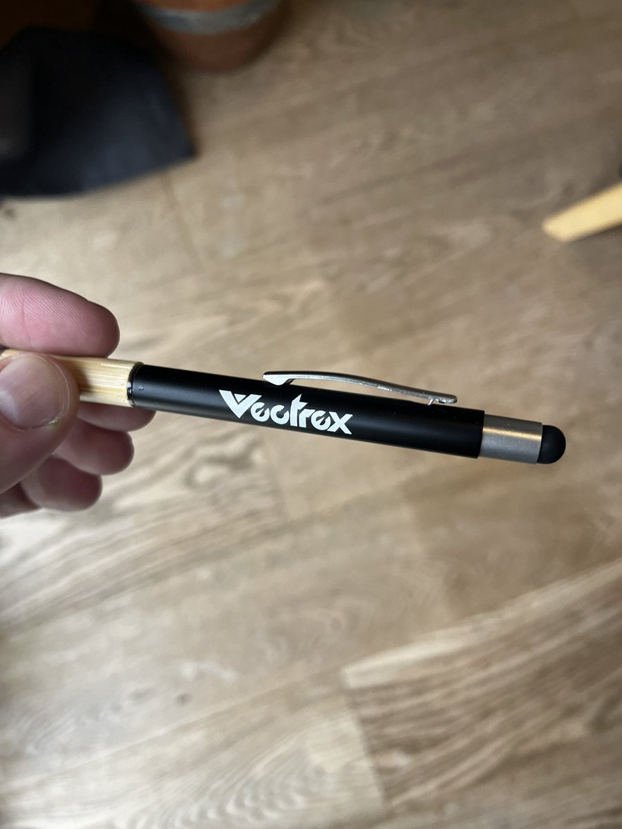 Nous ne sommes pas du même monde, citoyennes et citoyens 🧐 #vectrex