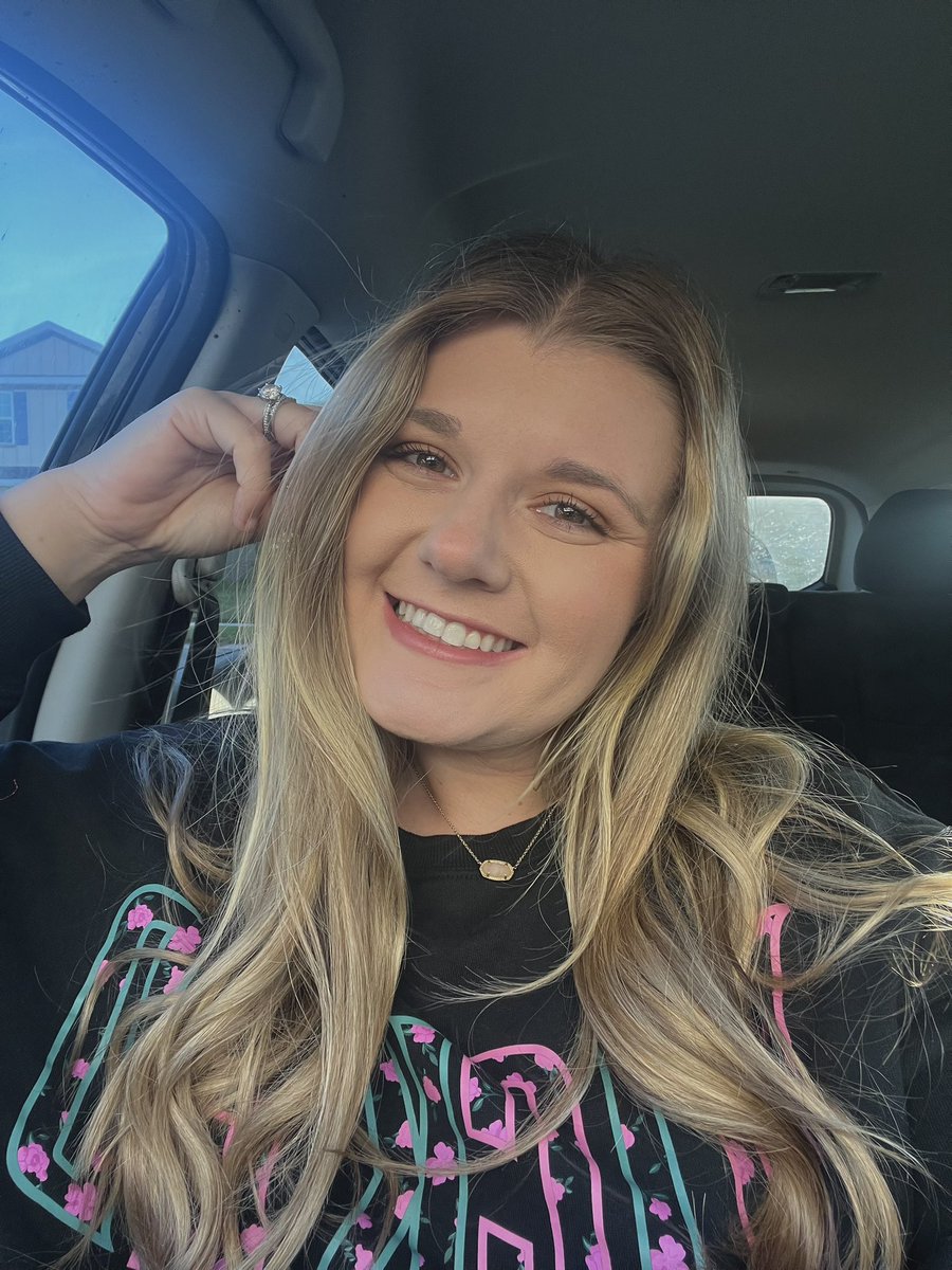 Allie Uncharted 🌸🏝️🌼 tweet media