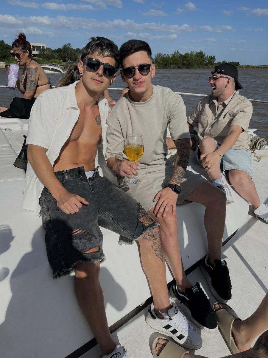 alguien que borre al de gorrita xfa