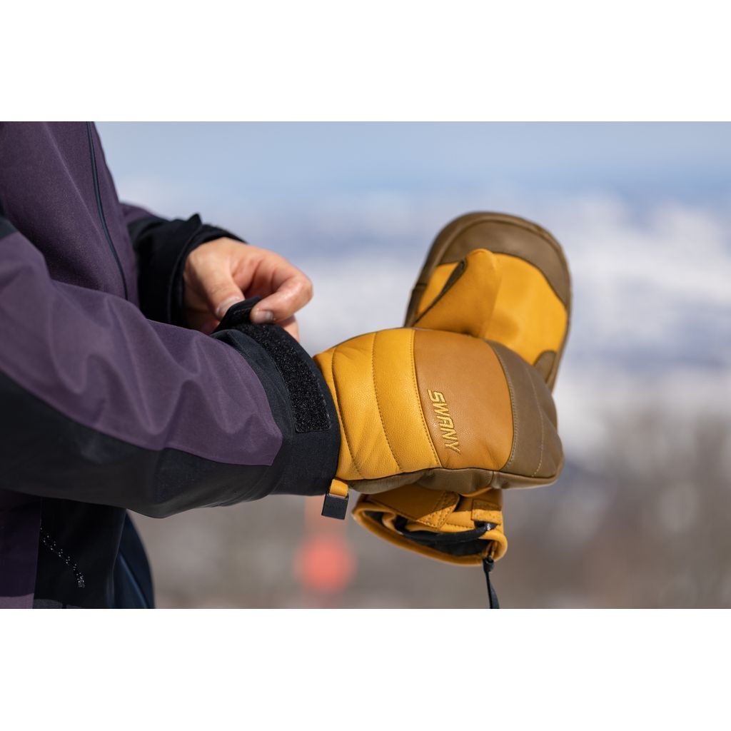 OutdrSportswire's tweet image. Swany reinvents warmth for FW26 with 14 new glove styles and cutting-edge tech partnerships! 

From the heated Nexus to the Apex Pro series, this heritage brand blends innovation with trusted craftsmanship. @SwanyGloves 

outdoorsportswire.com/swany-redefine…

#WinterGear #SwanyGloves