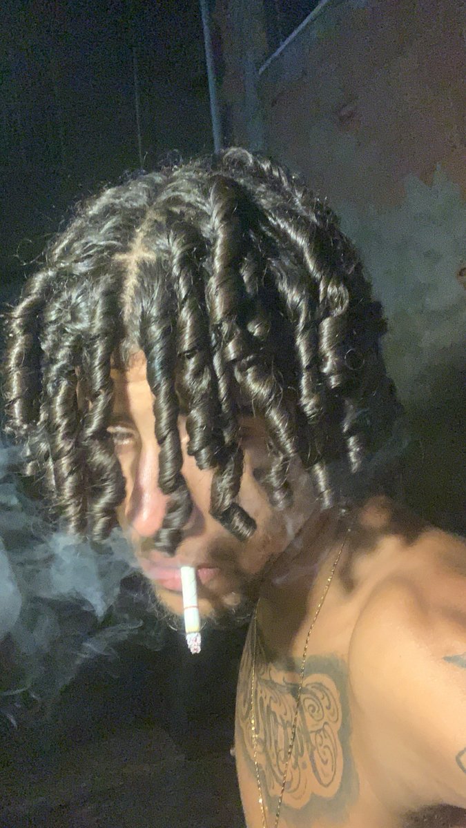 ofcbala7's tweet photo. 🚬🔞 https://t.co/WkvchW2vc4