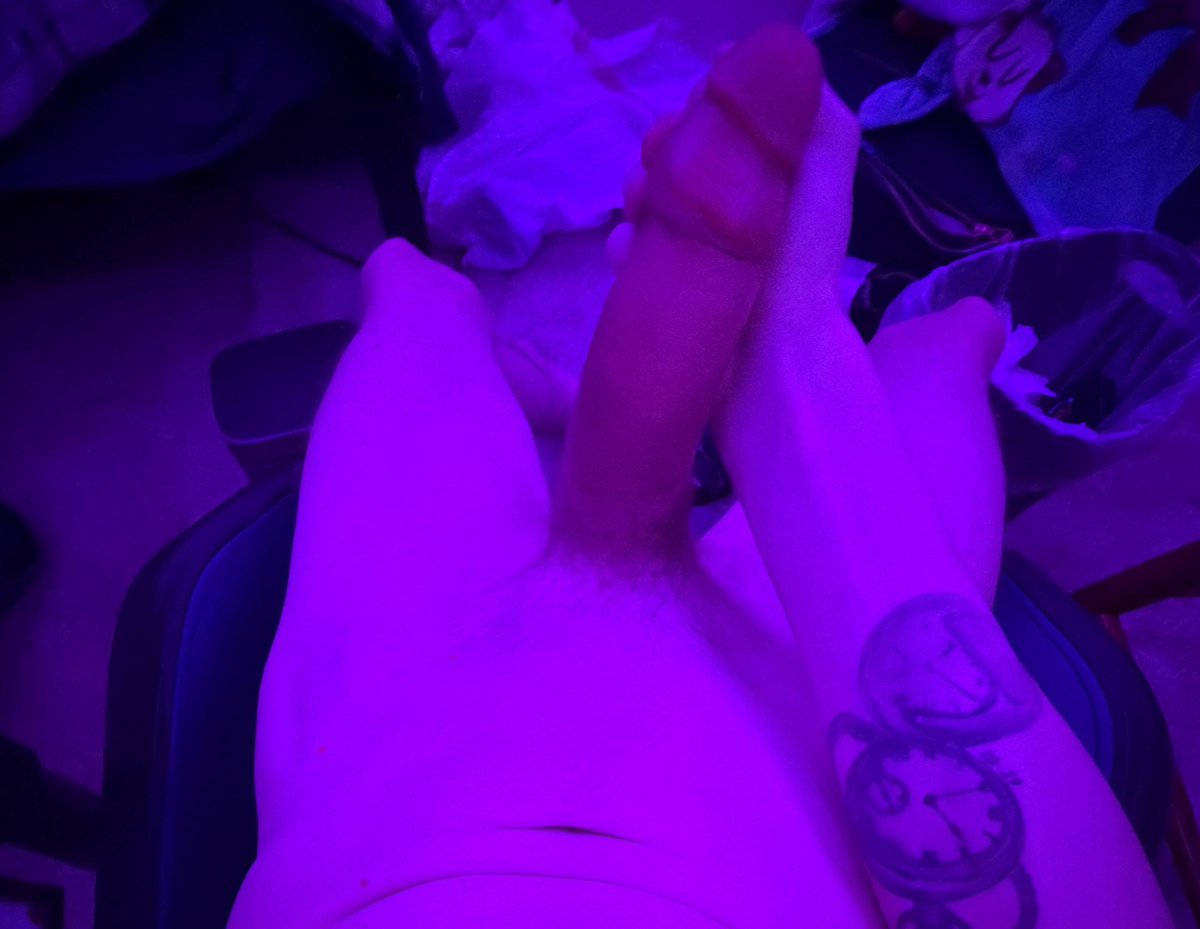 Jaxinofff's tweet photo. Pumped my dick up last night, who wants their pelvis stretched? :3 https://t.co/UIicYjp17F