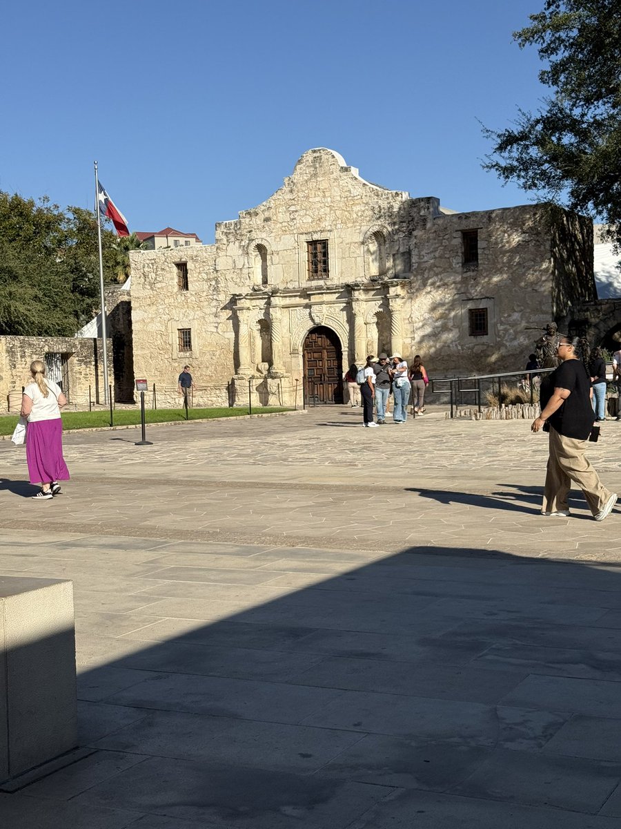 _itscg's tweet photo. I was in San Antonio, tx btw https://t.co/oxufLNYXCz