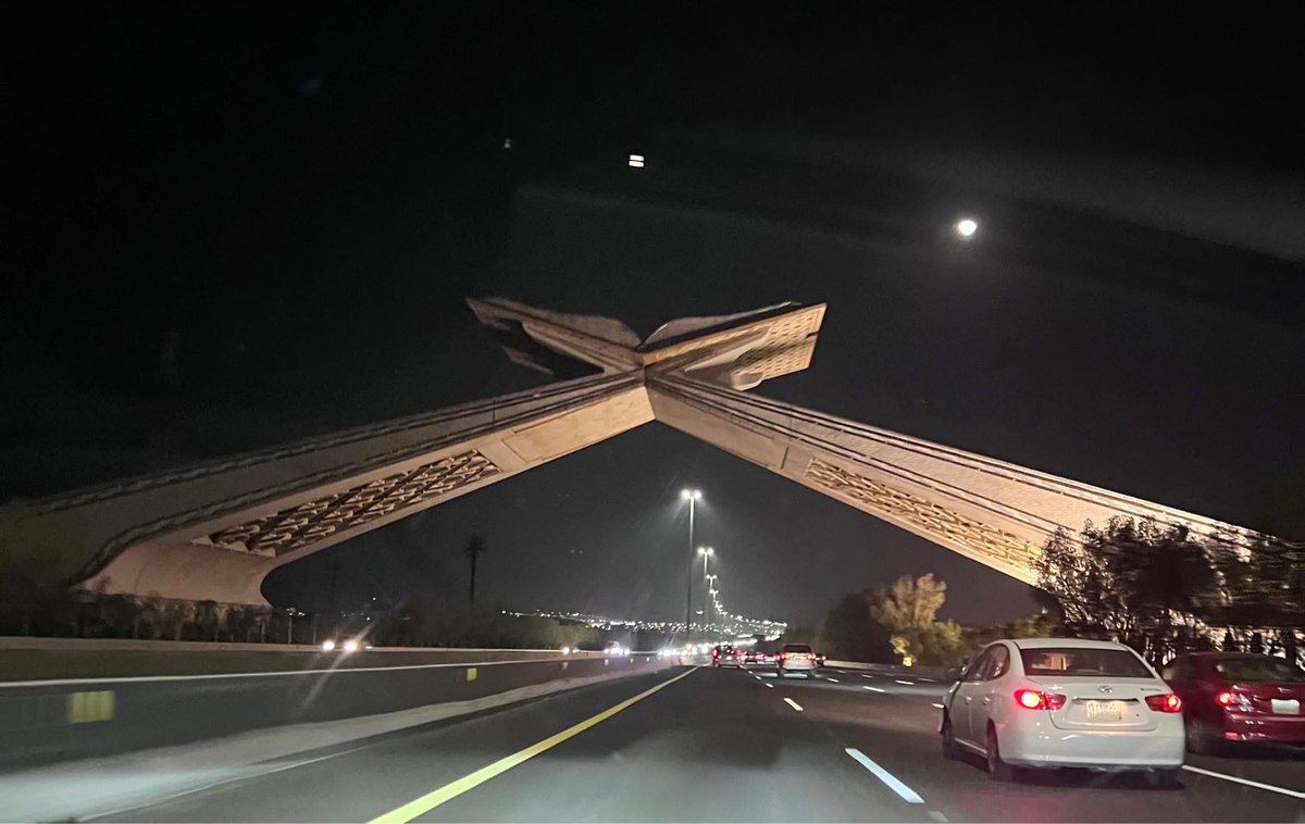 afathykhalid's tweet image. قبل ما تدخل تنام اعرف انك 1 مسلم من كل 9 و 10 اشخاص غير مسلمين على الكوكب ده يعني نسبة انك كنت اتولدت غير مسلم تقريبا اكتر ب 8 او 9 مرات من انك اتولدت مسلم وديه نعمة كبيرة جدا تستحق انك تفكر فيها، تفكر انك اتولدت على فطرة سليمة محتجتش تمر بحاجات كتيرة جدا متعرفش كانت هتنتهي بيك…