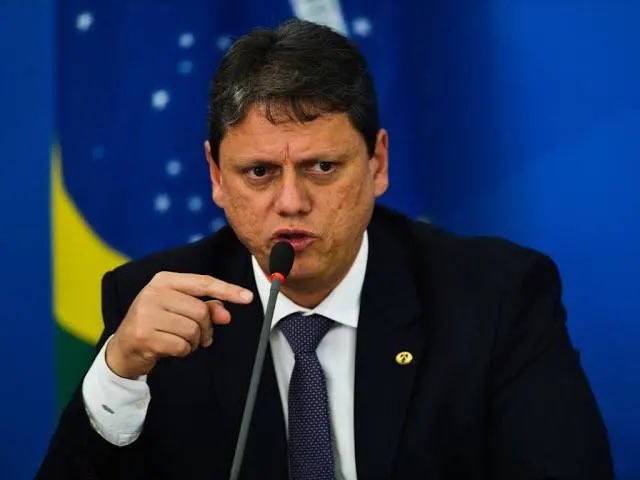 🚨URGENTE: Descoberto financiamento ilícito, via doação de bilionários, à campanha do Governador Tarcísio de Freitas (REP-SP) para a Presidência da República. A descoberta foi do <a href="/diegodeabreu/">Diego Feijó de Abreu</a>, jornalista da Revista Fórum (<a href="/revistaforum/">Revista Fórum</a>). Quantos patriotas conseguem escrever