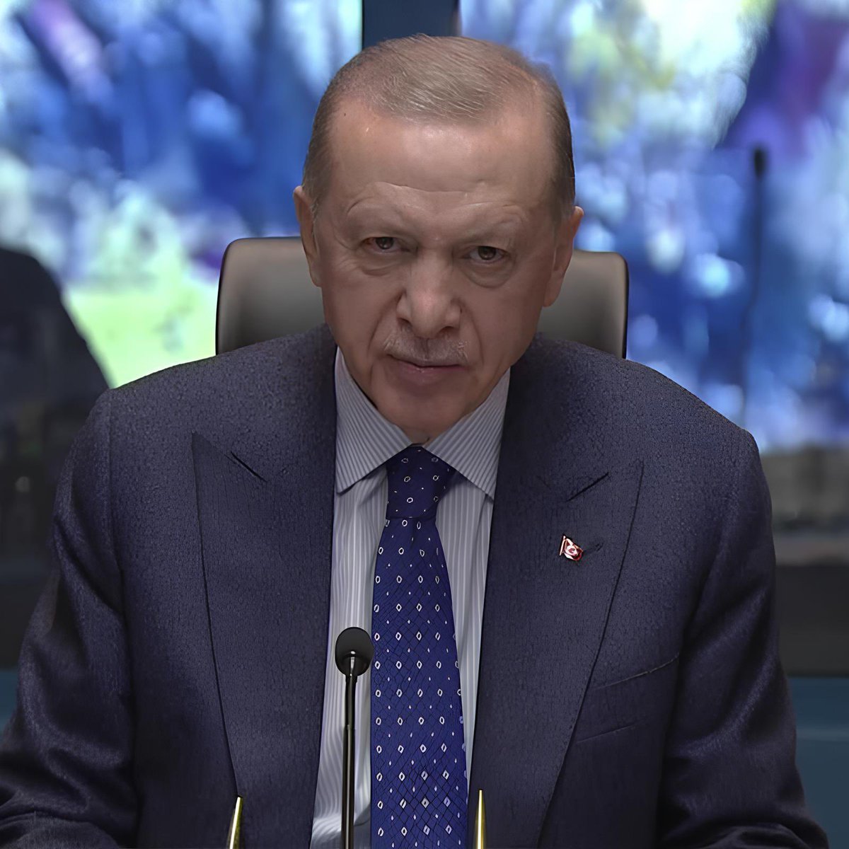 Erdoğan:

"Kişi başı milli gelir 17.000 dolara ulaştı."