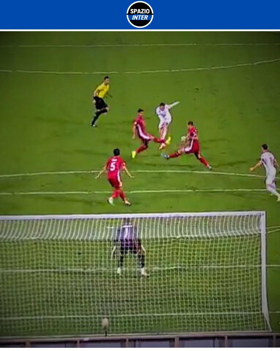 SpazioInter's tweet image. Zielinski in gol con la sua Polonia 💪

Il centrocampista dell&apos;Inter ha siglato il gol decisivo per la vittoria per 3-2 contro Malta con un preciso tiro dalla distanza 🔥

Meriterebbe più spazio in nerazzurro secondo voi 👇🏻

#Zielinski #Inter #spaziointer