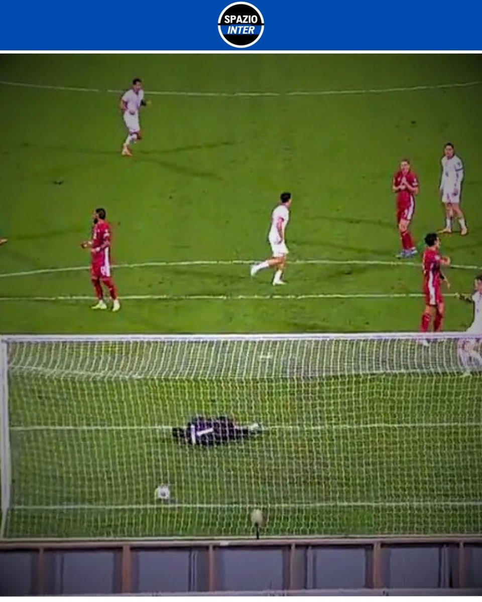 SpazioInter's tweet image. Zielinski in gol con la sua Polonia 💪

Il centrocampista dell&apos;Inter ha siglato il gol decisivo per la vittoria per 3-2 contro Malta con un preciso tiro dalla distanza 🔥

Meriterebbe più spazio in nerazzurro secondo voi 👇🏻

#Zielinski #Inter #spaziointer