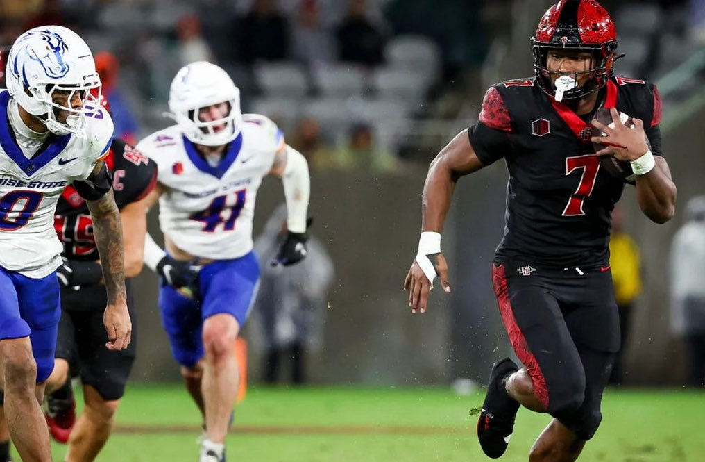 Ed Wyatt tweet media