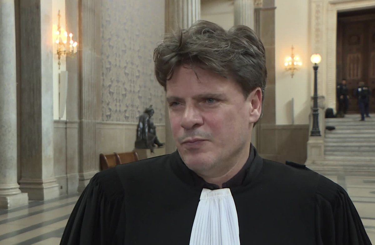 Accusations de viols : un célèbre avocat lyonnais placé en garde à vue
➡️ l.leparisien.fr/Y1Y0
