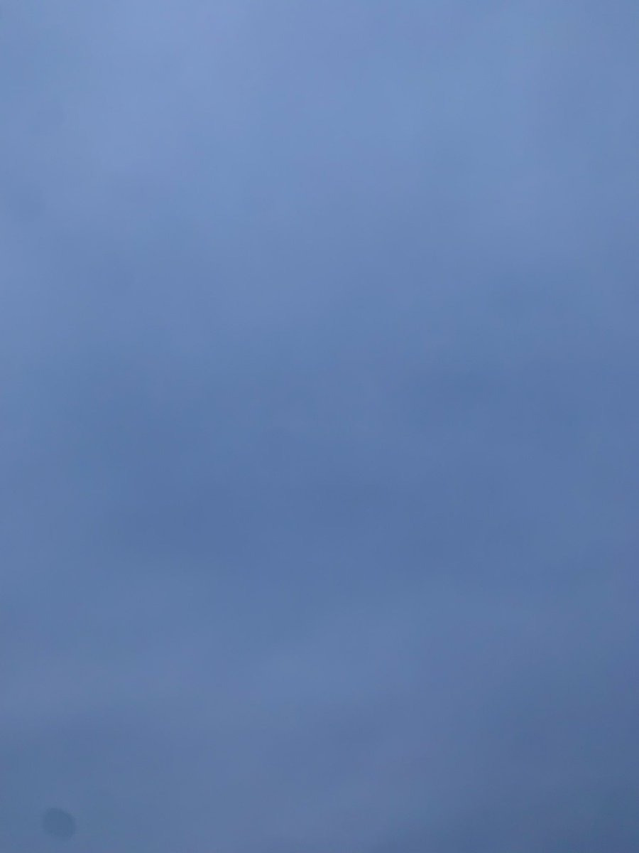 minjunjunjp's tweet image. おはようございます。現在気温4℃、曇りのイマソラ。正直、あまり見なくてもいい空だけど…まあ現実ってこんなもんだよね。今日は雨から雪の予報。いよいよ冬将軍が本気出してくる。備えていきましょう。
#おはよう #イマソラ #Weather