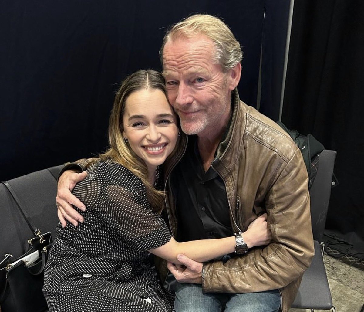 FilmUpdates's tweet image. Emilia Clarke and Iain Glen reunite 📸