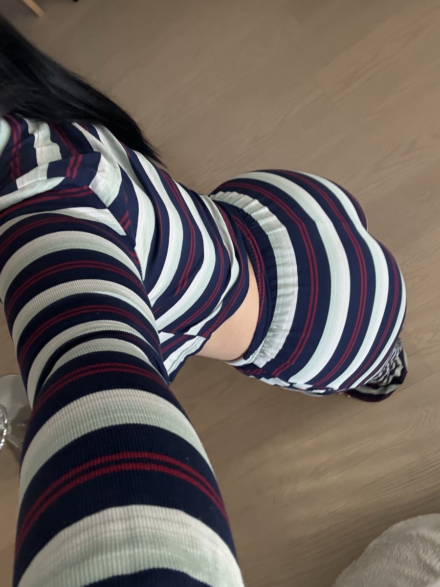 onlychloekerton's tweet image. I wanna own you 😈 #bigbooty #findom #hotgirl