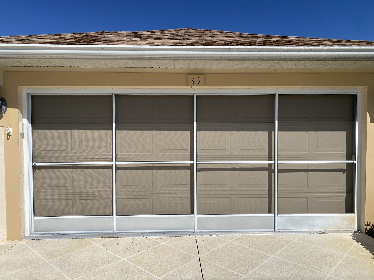CVScreeningLLC's tweet image. Screen panel replacement on garage screen doors with Phifer 18x14 screen in Rotonda West, Florida

#screenrepair #swfl #rotondawest #Rotonda