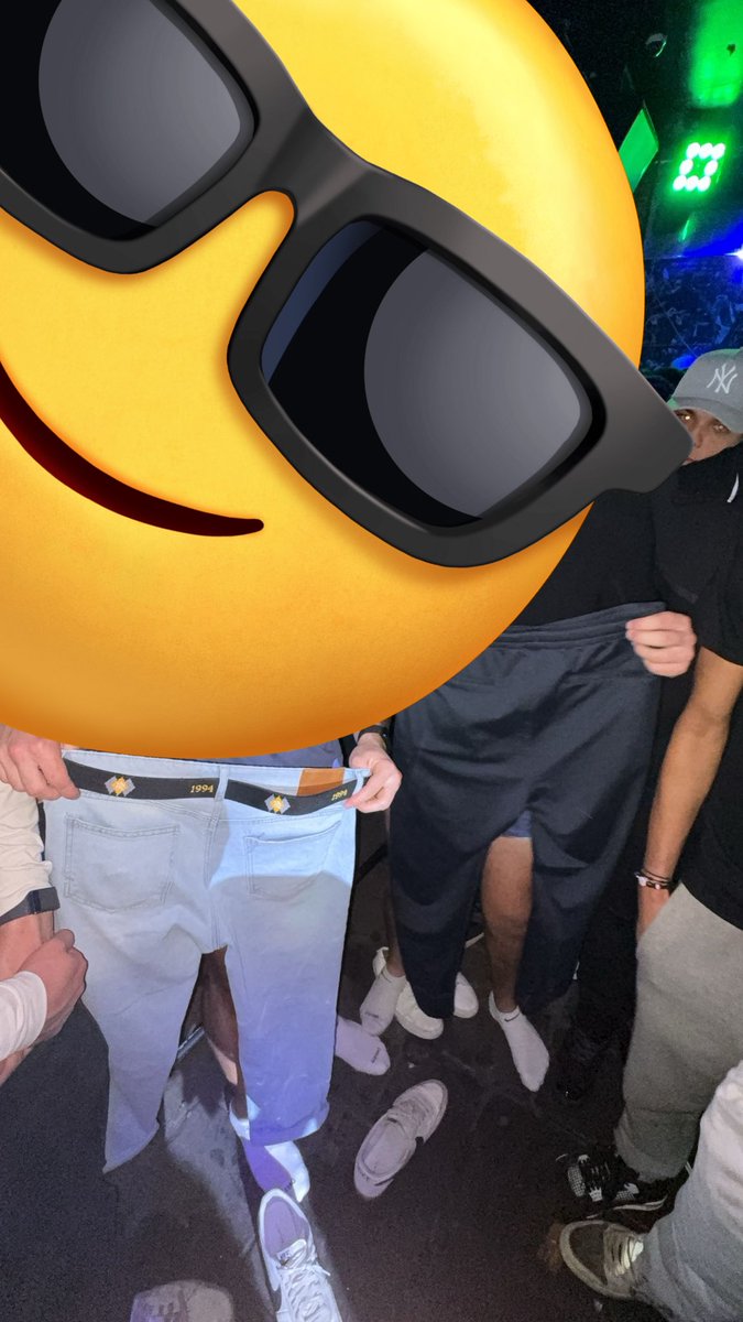 voddysodas's tweet image. Debuted the pants swap at the bar this weekend #Expand