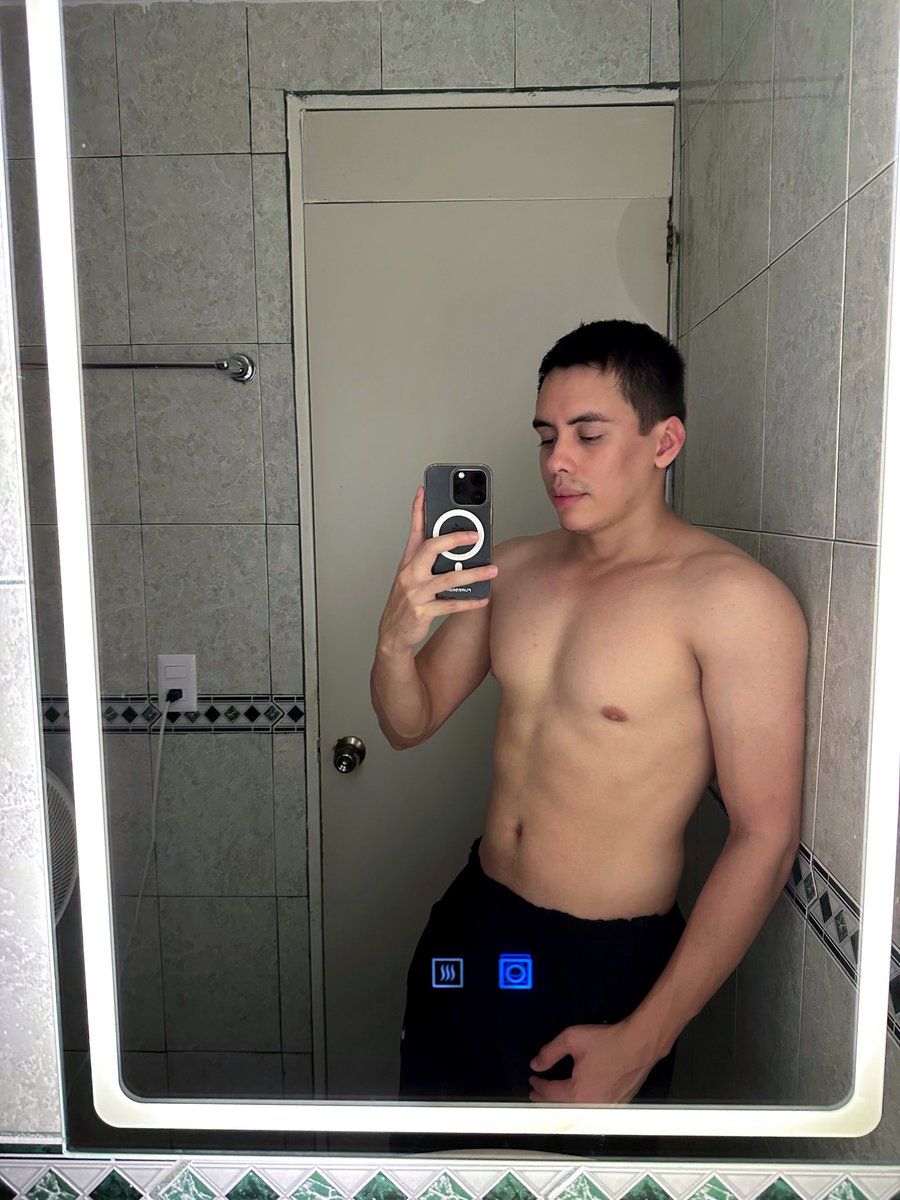 peps9210's tweet photo. #me #love #body https://t.co/IGX3NqclP8