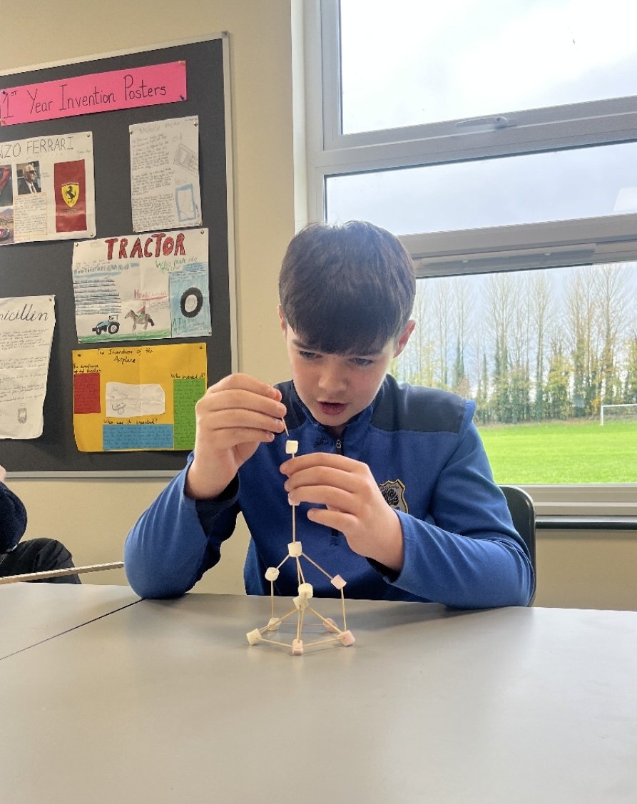 colmhuirecoed's tweet image. Happy #ScienceWeek from @colmhuirecoed 3rd Year science classes! 🧑‍🔬 All junior groups took part in Science challenges, with our 3rd Years testing their efficiency in the marshmallow tower challenge🗼 #successthrougheffort #scienceweek2025 #fun  @TipperaryETB @ScienceWeek