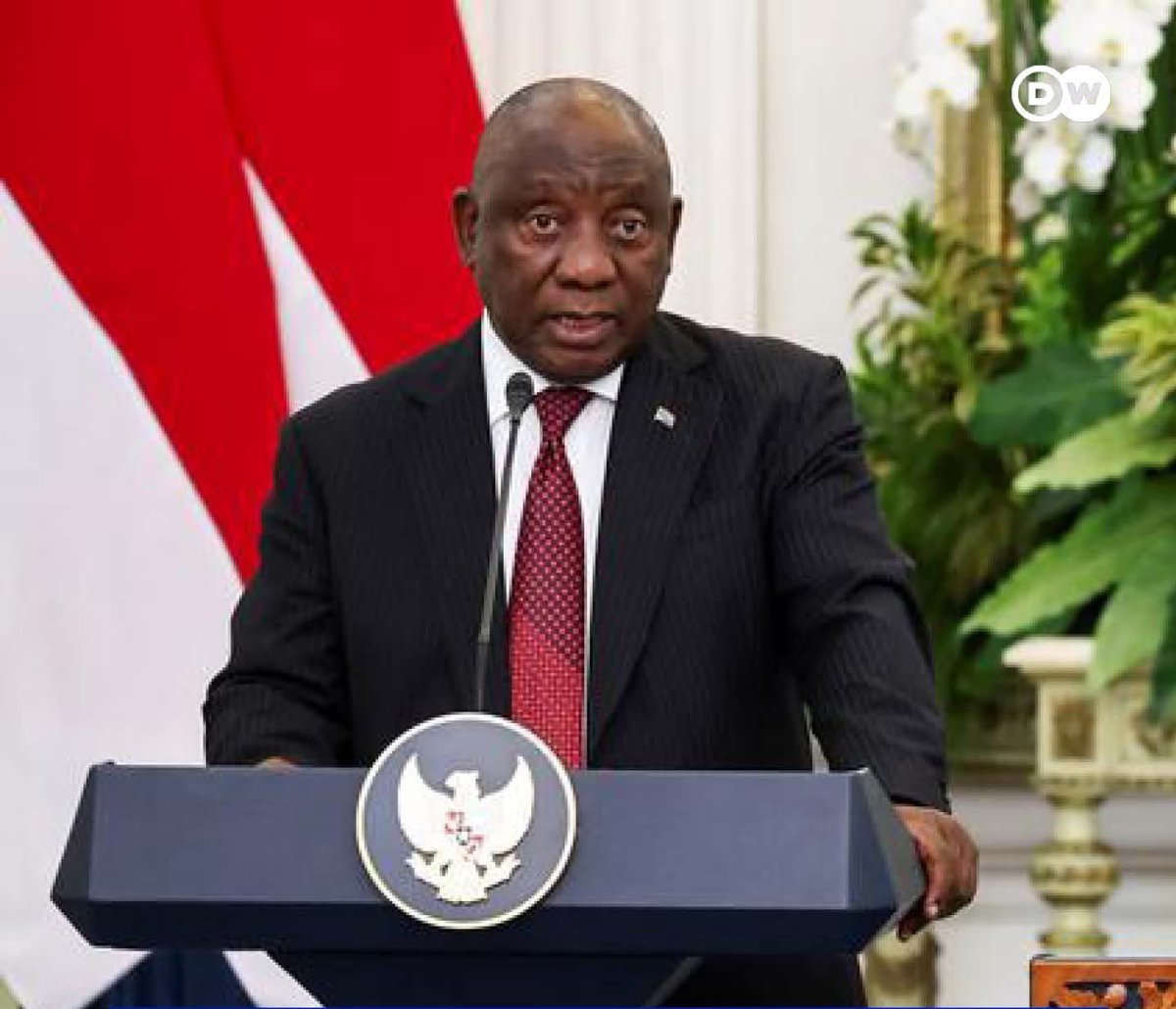 Knick_RSA's tweet photo. Cyril’s Net-worth when he took over South Africa 🇿🇦 was R6 Billion- his Net-worth skyrocketed in 2020 to R9 Billion in only 2 Years as President.

Since then he has requested that his finances not to be Disclosed.

Rough Estimates suggests that Cyril is around R24 Billion in 2025.