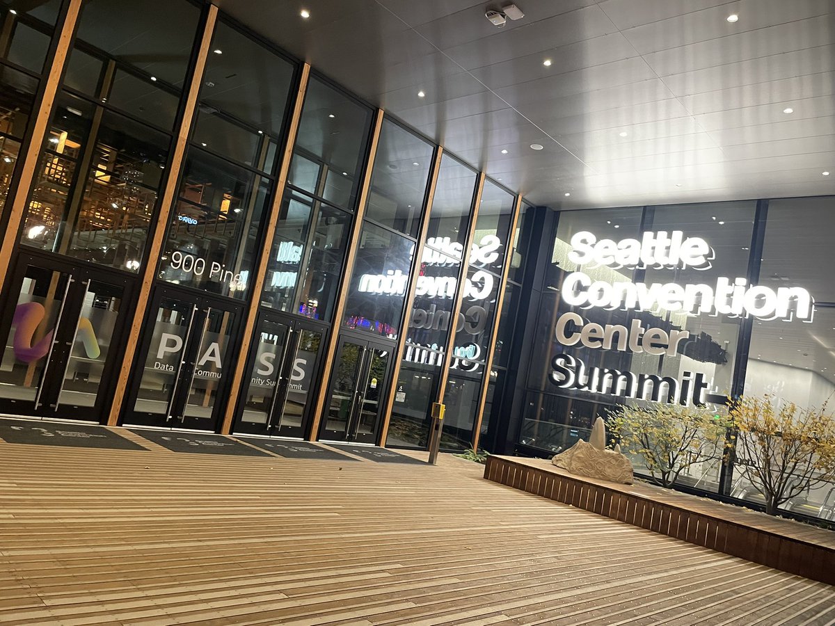 ReviewMyDB's tweet image. Stopped by to registration last night just before it closed… Are you ready for a week of learning and networking with #SQLFamily?

#PASSDataSummit #PASSSummit #PASSDataCommunitySummit