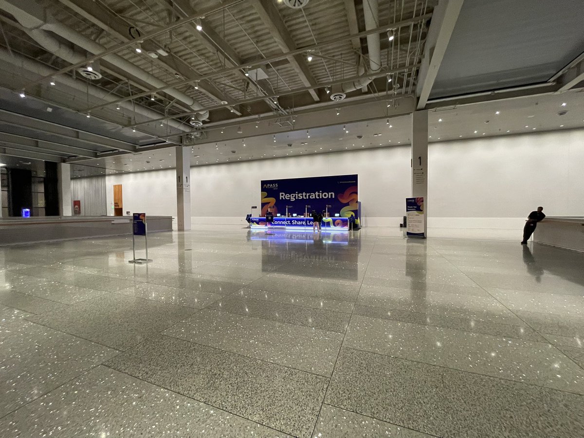 ReviewMyDB's tweet image. Stopped by to registration last night just before it closed… Are you ready for a week of learning and networking with #SQLFamily?

#PASSDataSummit #PASSSummit #PASSDataCommunitySummit