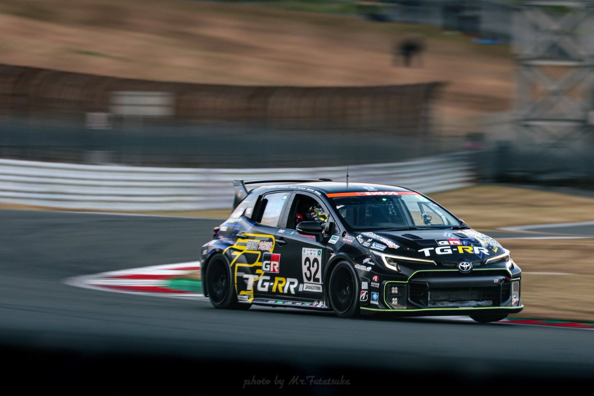 あのﾌﾀﾂｶ先生にお願いしてS耐最終戦のモリゾー水素カローラ撮ってもらいました😍 
水素そのものを燃料として走ってるなんて驚きです😳 1回のチャージで130km走れたとか👀 夢がありますね💕︎

📸： <a href="/Ryota_DF28/">©︎Mr.ﾌﾀﾂｶ📸@S耐最終戦🗻</a> さん、ありがとうございます✨️

#S耐最終戦
#火曜日はハッシュタグに挑戦