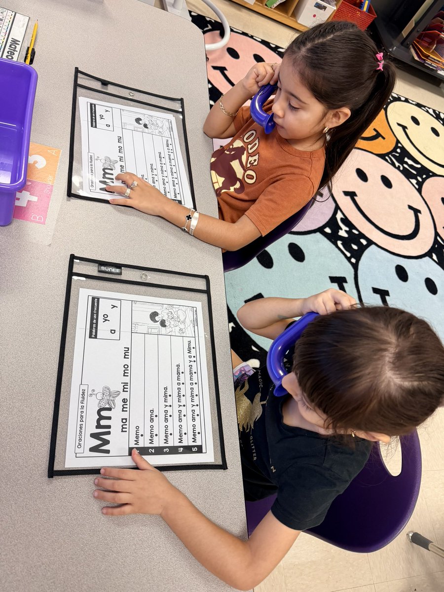 debbieteach3's tweet photo. Scholars in Kinder are already starting to blend two syllable words and reading simple sentences! 💜 #AlvaradoExcellence https://t.co/Ui76WEaVuX