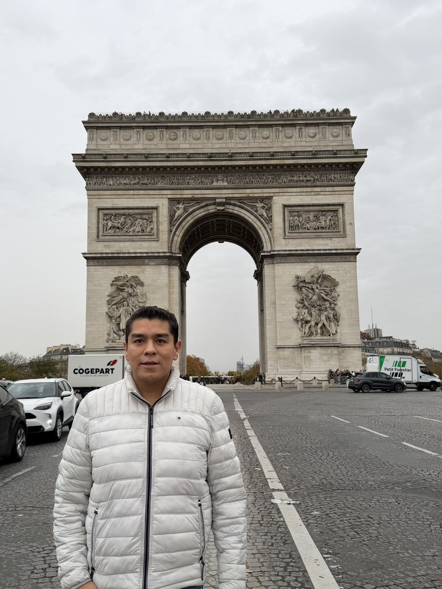Jonathan_0423's tweet photo. París, Fr. 🇫🇷 https://t.co/PGlLZiKQgk