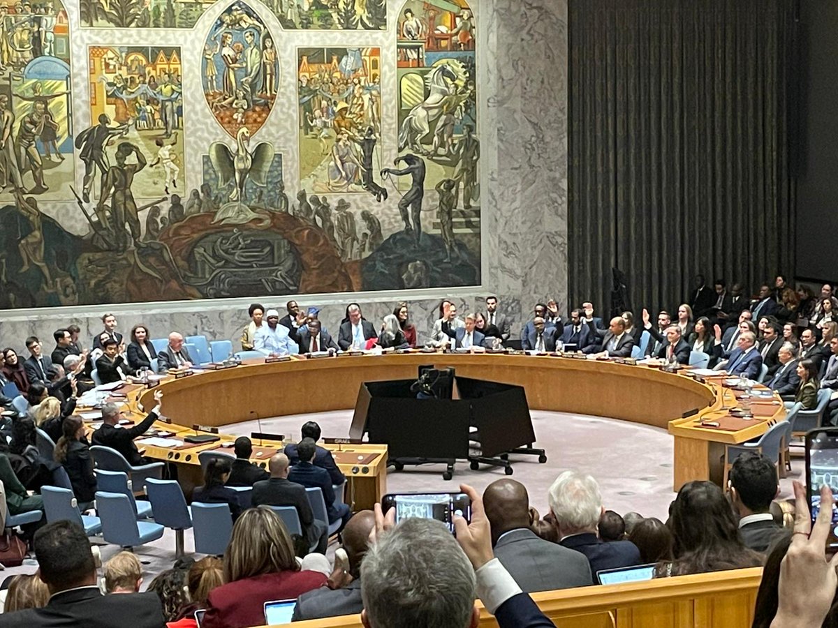 SwissMFA's tweet photo. #UNSC | #Switzerland welcomes the commitment of the UNSC to the implementation of the #Gaza #PeacePlan through the adoption of today’s resolution including the establishment of the #InternationalStabilizationForce.  

Upholding #InternationalLaw, ensuring humanitarian access and protecting civilians must remain at the core of all efforts on the ground.

🇨🇭reaffirms its steadfast support for a negotiated two-state solution as the only sustainable framework for peace.

👉https://t.co/qa23CkAWmd