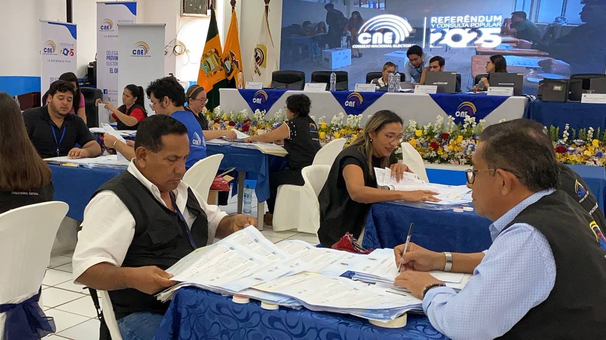 🇪🇨 #InformaciónOficialCNE | En El Oro se realiza el recuento de 163 paquetes electorales 🗳 con 20 mesas y presencia de observadores.
 📄 Las actas presentan inconsistencias en el #ReferéndumYConsulta2025 🔢

#EcuadorDecidió