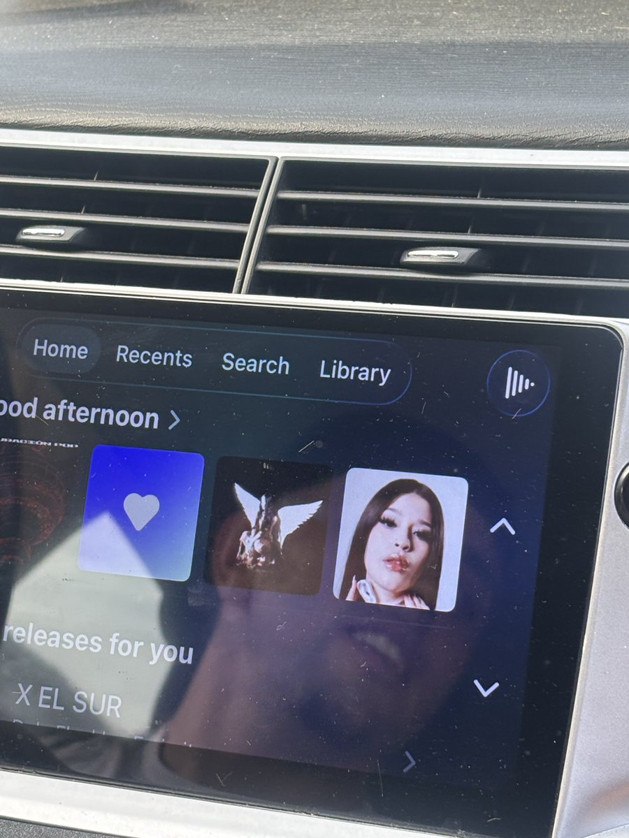 Pov: le curtis el Spotify a tu novio con hellolola