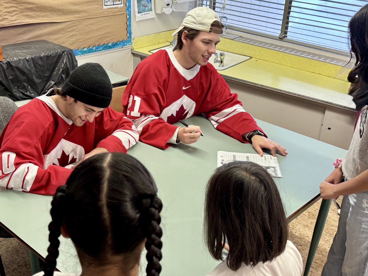 twelfthaveSD41's tweet photo. Some special visitors from @SFUHockey came to visit, play in the gym and read stories today. @burnabyschools https://t.co/hig68skXUx